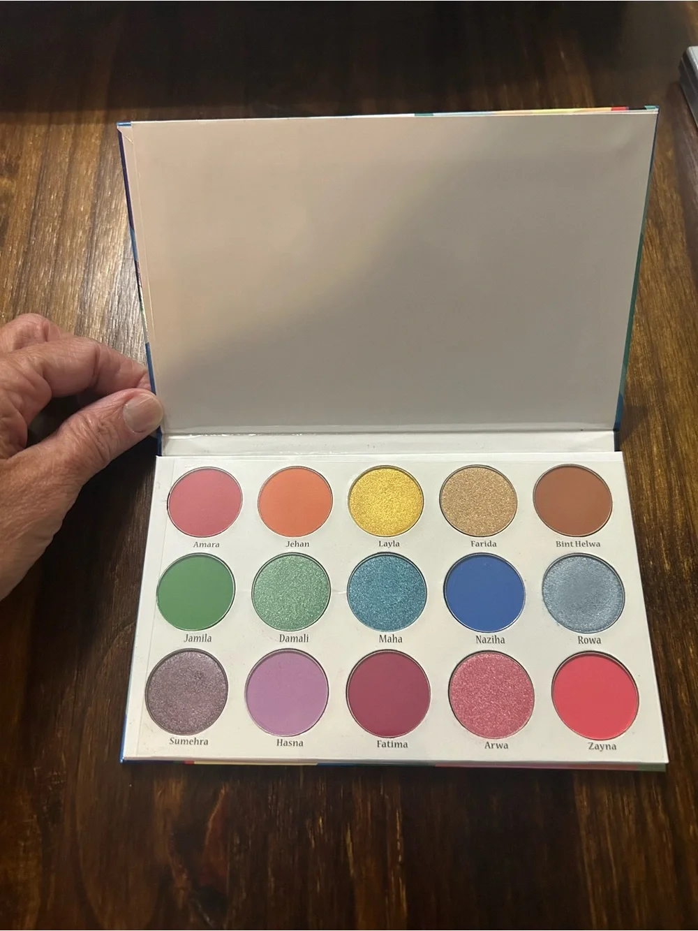 The Hasina Eyeshadow Palette by - Multicolor